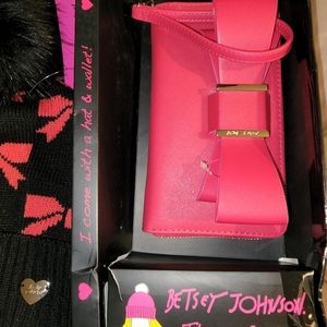 Betsey Johnson Wallet and Knit Cap gift set